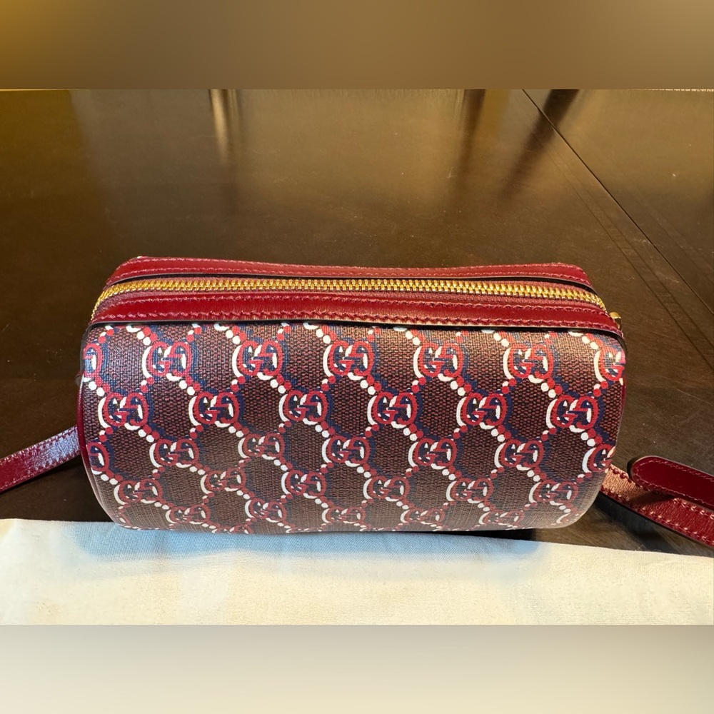 New Authentic Gucci GG Supreme Shadow Logo Shoulder Bag - Picture 3 of 12